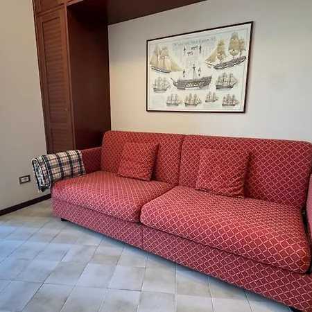 Carlo's G107 Garden Lido Apartment *